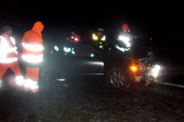 Kuny: Wypadek na A2. Honda wbiła się w barierę - foto: OSP Władysławów