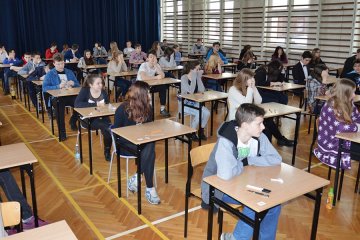 Uczniowie G2 przygotowują się do egzaminu...