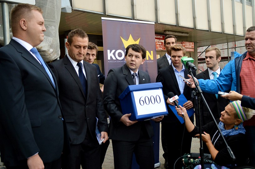 Malanów: Piotr Bukowiecki zostanie radnym?  - foto: P. Bukowiecki w czasie kampanii, poprzedzającej wybory parlamentarne