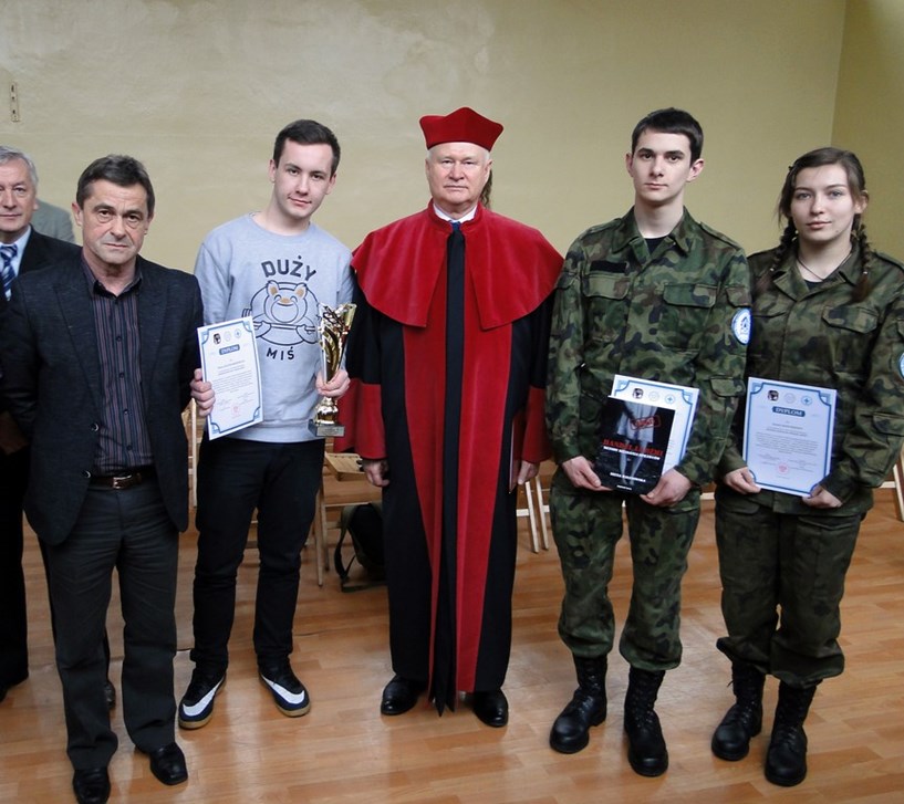 III miejsce ZST w finale Wojewódzkiego Konkursu Wiedzy o Bezpieczeństwie