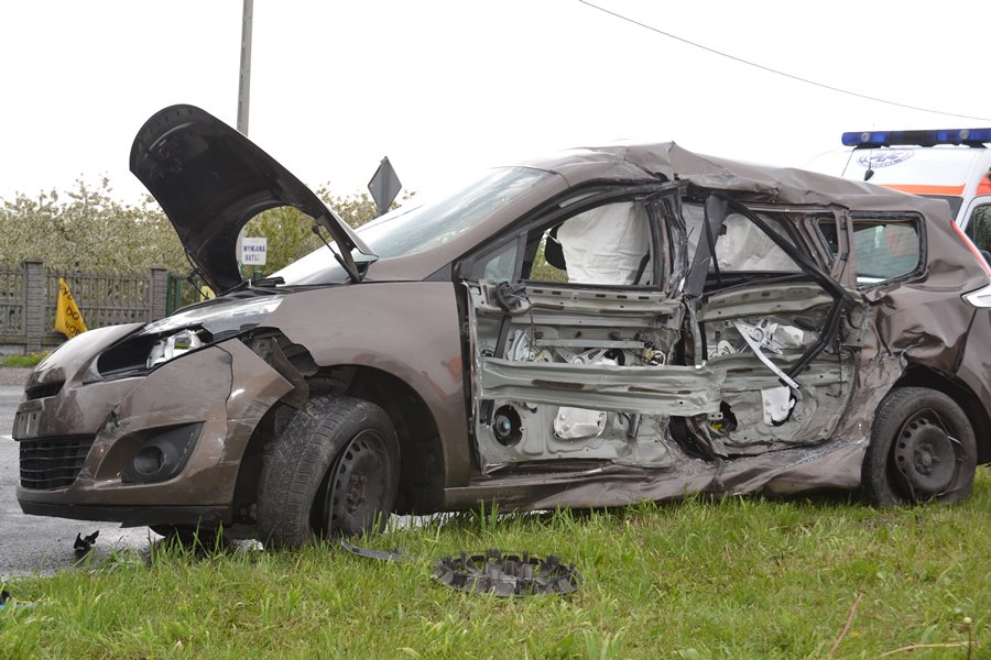 Tuliszków: Zderzenie samochodu osobowego z ciężarowym