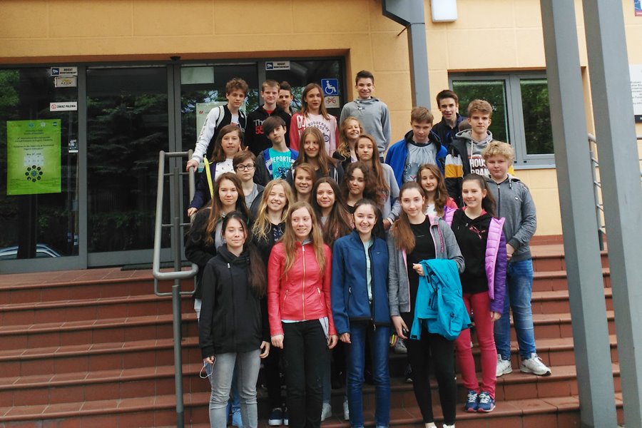 Uczniowie klasy przyrodniczej na warsztatach w Uniwersytecie Łódzkim