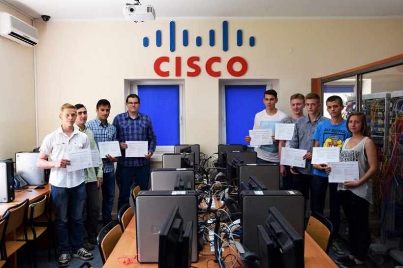 Kolejni uczniowie z certyfikatami Lokalnej Akademii CISCO