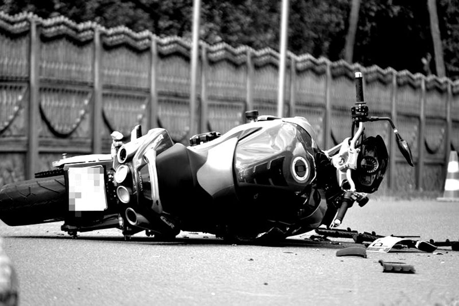 Zmarł motocyklista z tragicznego wypadku w Trzymsze
