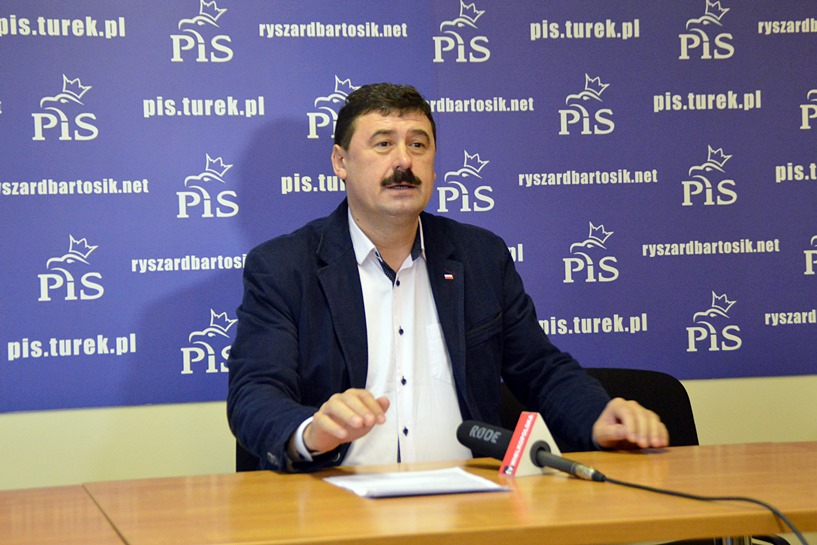 Poseł PiS krytykuje parlamentarne chuligaństwo opozycji. 