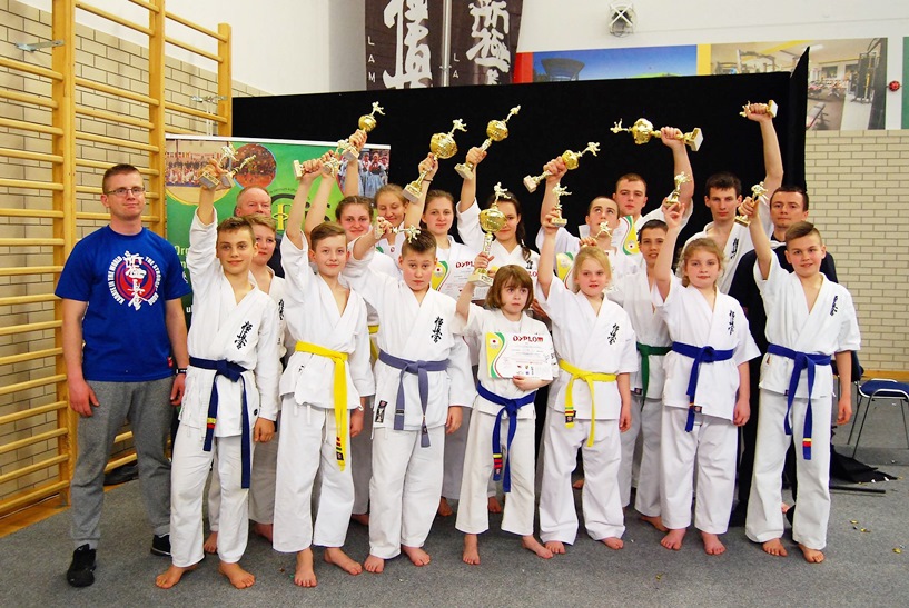 Karatecy zdobyli medale podczas Międzynarodowych Zawodów w Kobierzycach