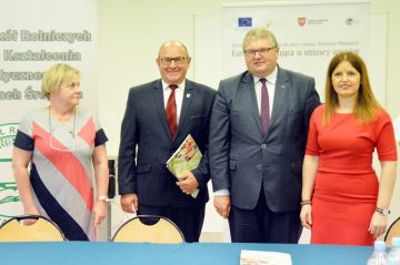 9,4 miliona z PROW dla 6 gmin. Włodarze podpisali umowy z wicemarszałkiem Grabowskim 