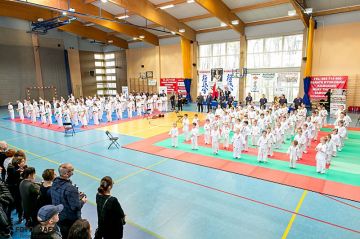 Wielki turniej karate - foto: Robert Łajdecki