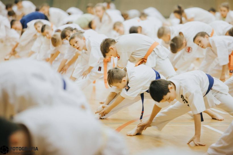 Karate: Karatecy poddani egzaminowi - foto: Robert Łajdecki