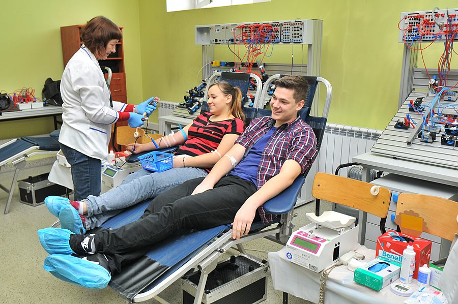 Oddaj krew w technikum - foto: M. Derucki