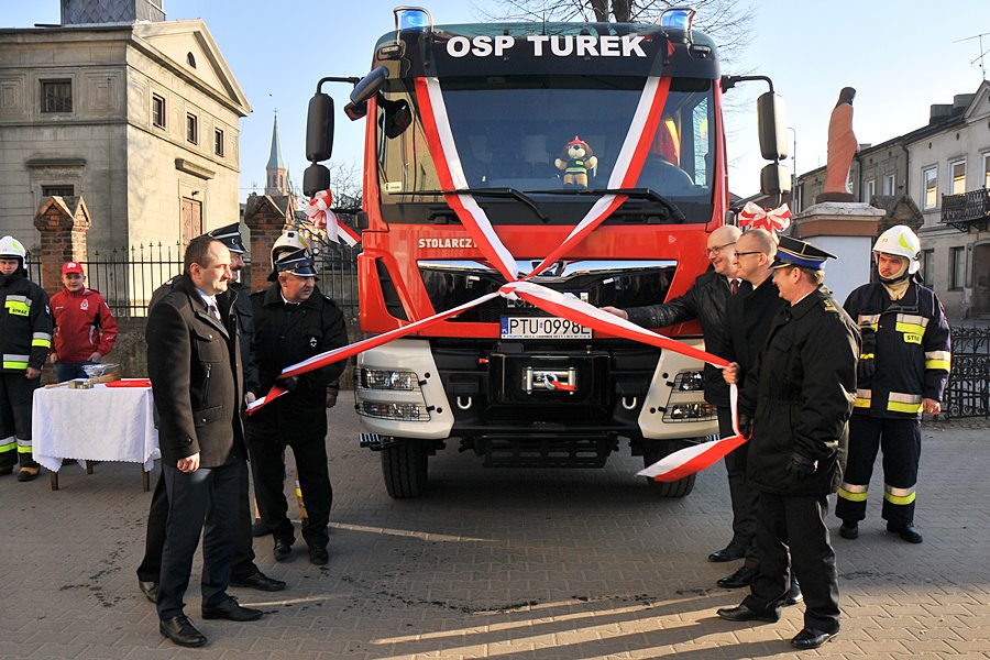 OSP Turek: Nowy wóz bojowy przekazany i poświęcony - foto: M. Derucki
