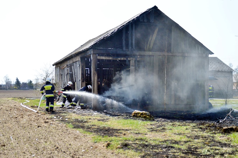 Wielopole: Płonęła trawa i stodoła