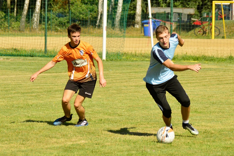 Grąbków: Turniejem uczcili 15-lecie Gminnej Ligi Piłki Nożnej w Malanowie - foto: Arkadiusz Wszędybył