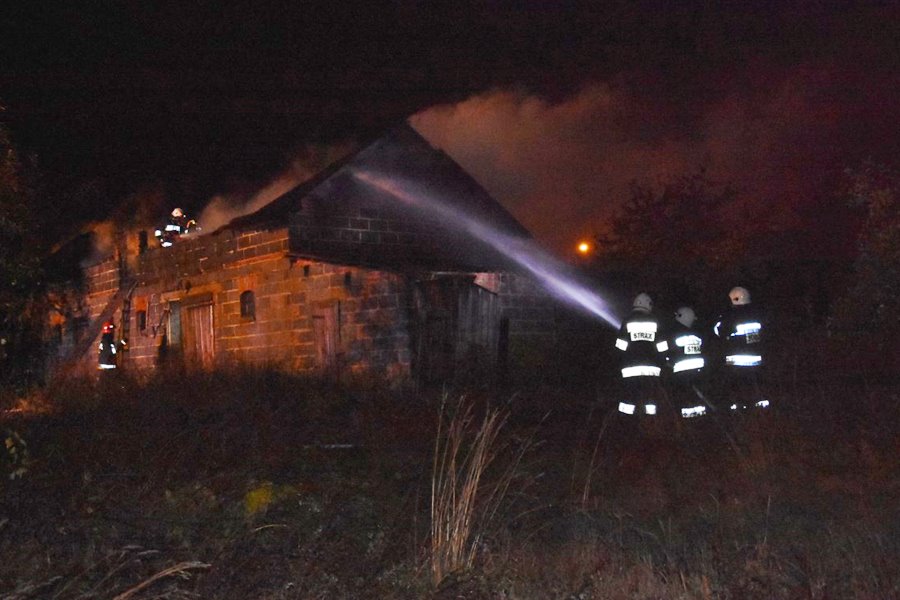 Gm. Malanów: Pożar pustostanu w Skarżynie-Kolonii