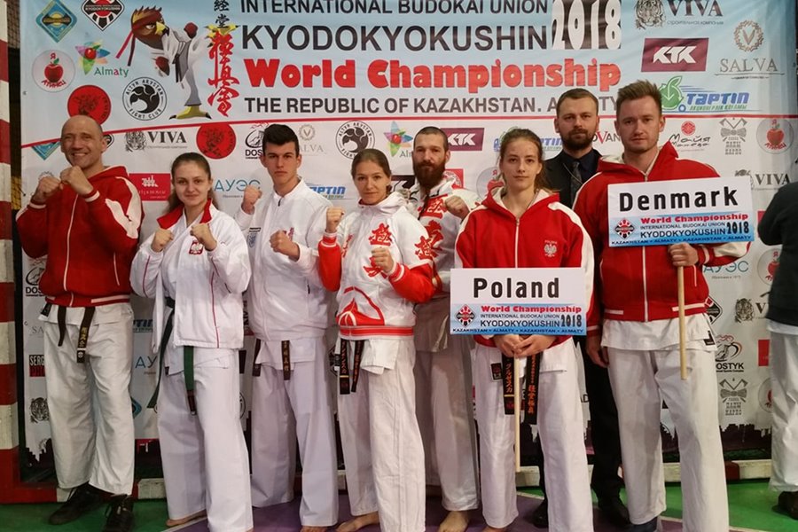 Karate: Adrianna Kolenda Mistrzynią Świata w Kata - foto: facebook.com/gladiatorWarszawa/