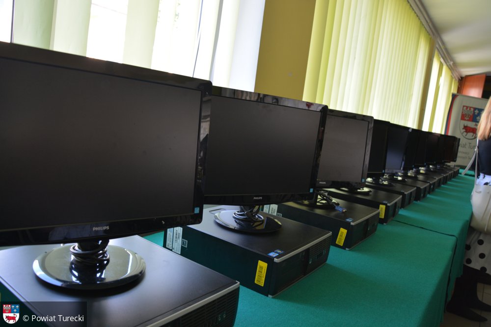 Nowe komputery dla młodzieży z ZPEW Turek