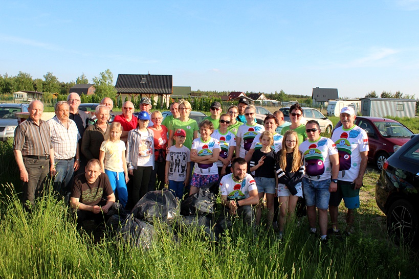 Wspólnie dbajmy o nasze środowisko - #trashtag challenge na plaży nad Zbiornikiem w Przykonie