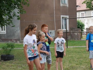 Dzieci z ul. Matejki zakończyły Kolorowe wakacje - foto: Zuzanna Szczepocka
