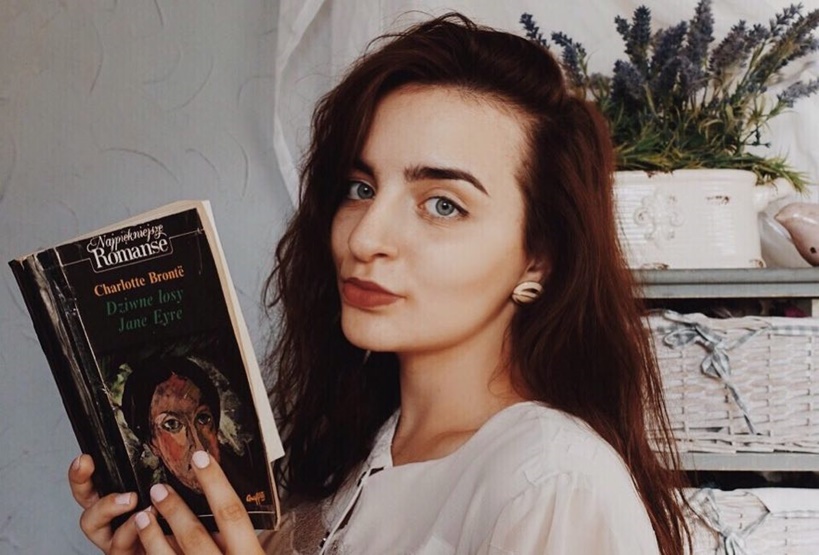 Czytanie jako pasja, którą trzeba się dzielić z inymi - Julia Szlucha i jej bookstagram