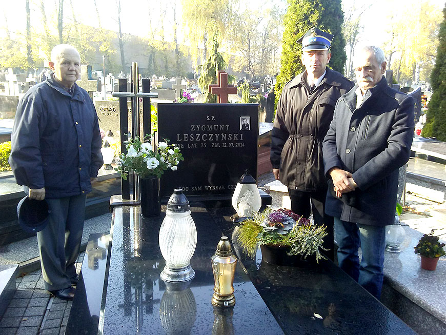 Turkowscy strażacy pamiętają o zmarłych kolegach
