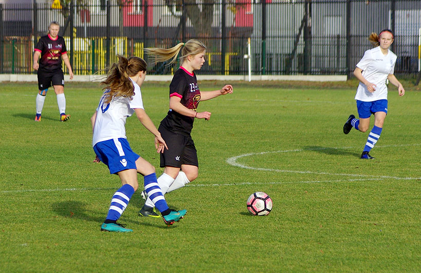 Dziewczęta z LFA Turek remisują z Lechem Poznań - foto: Ireneusz Oleksy