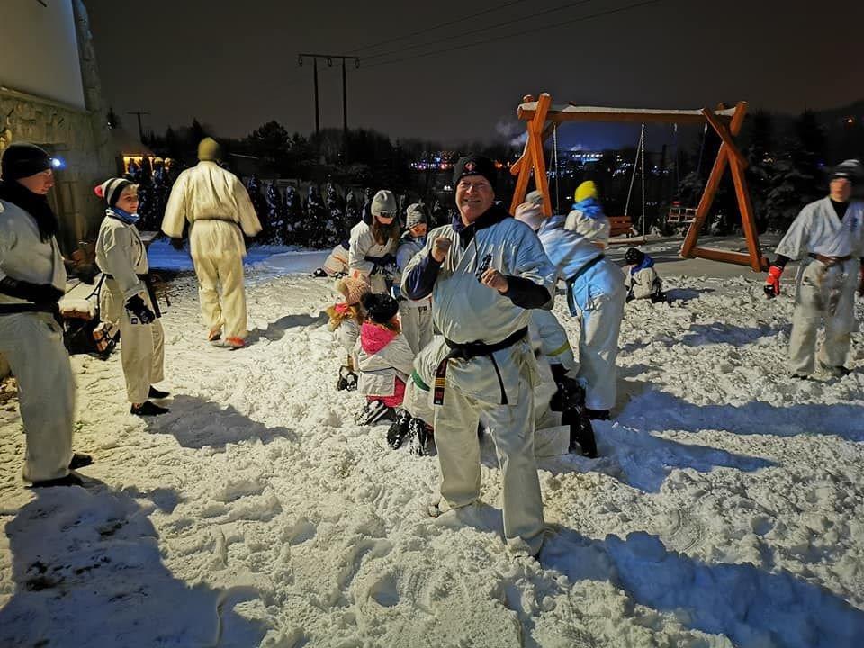 Karatecy na zimowych treningach w Zakopanem