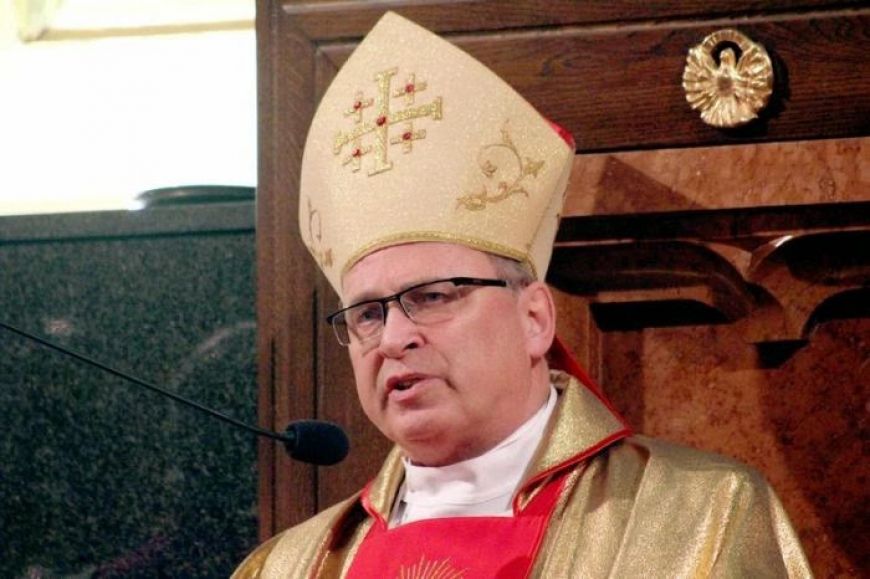Biskup Mering złożył rezygnację