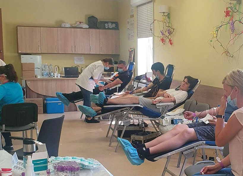 Sukces środowego poboru krwi w MDK. Uhonorowano zasłużonych dawców. - fot. UM Turek