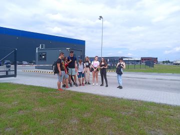 Uczniowie ZSR poznawali tajniki branży TSL w Ambro Logistics