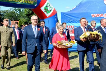 Dożynki w Kawęczynie zwieńczyły Święto Plonów całego powiatu - fot. Powiat Turecki