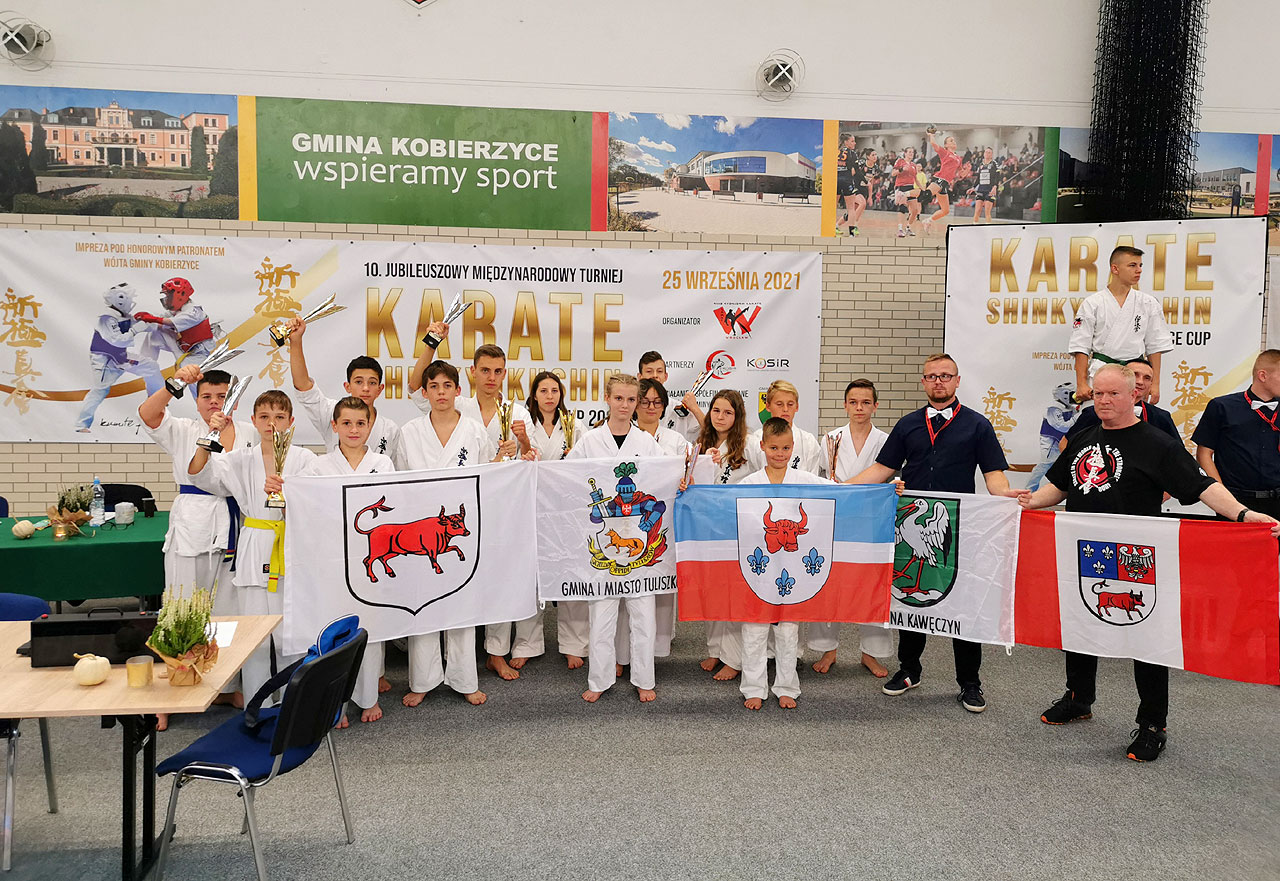 KSiSW zdobywa 13 pucharów w Międzynarodowym Turnieju Karate