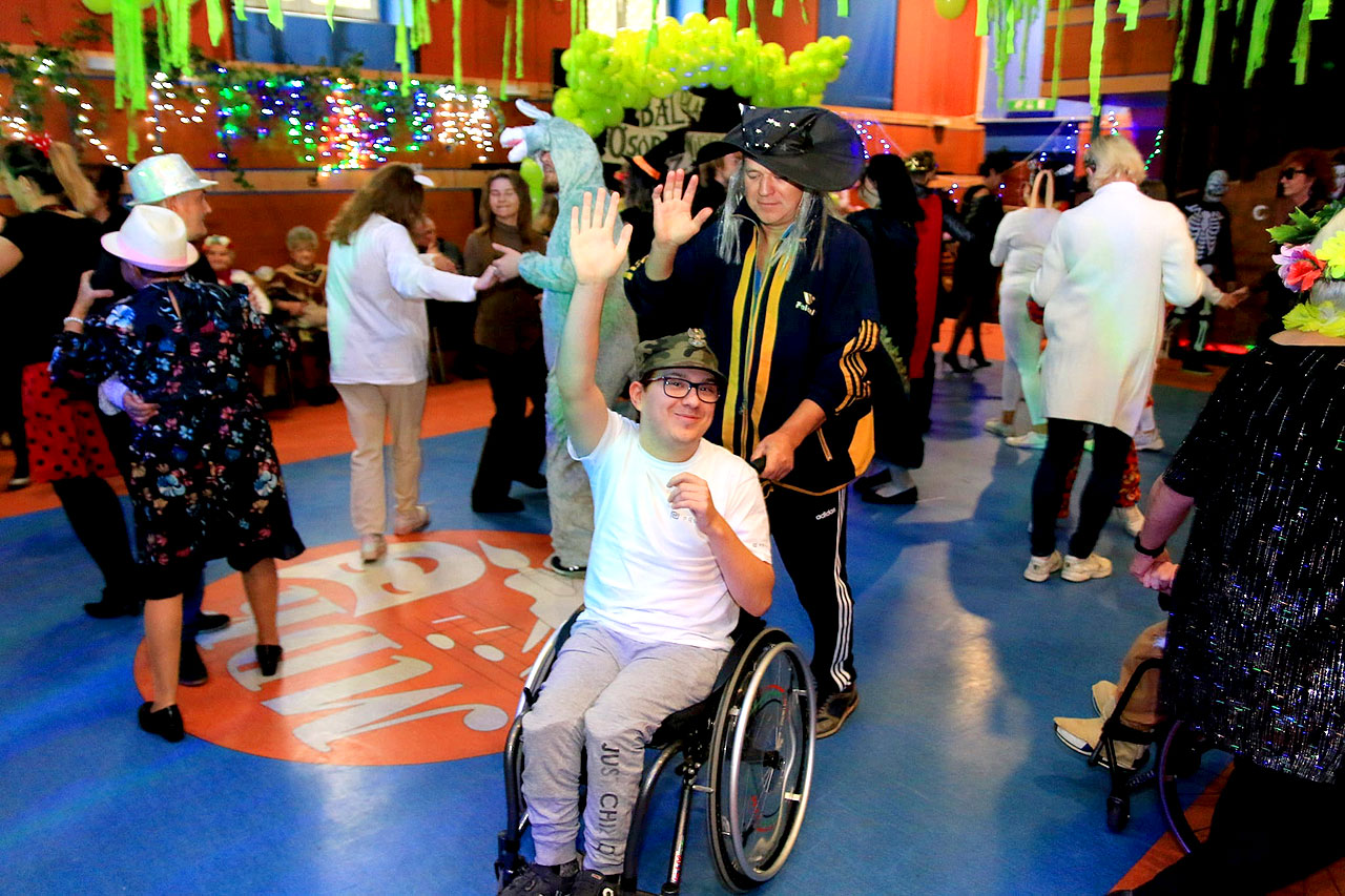 Bawili się podczas IV Balu Karnawałowego Osób Niepełnosprawnych