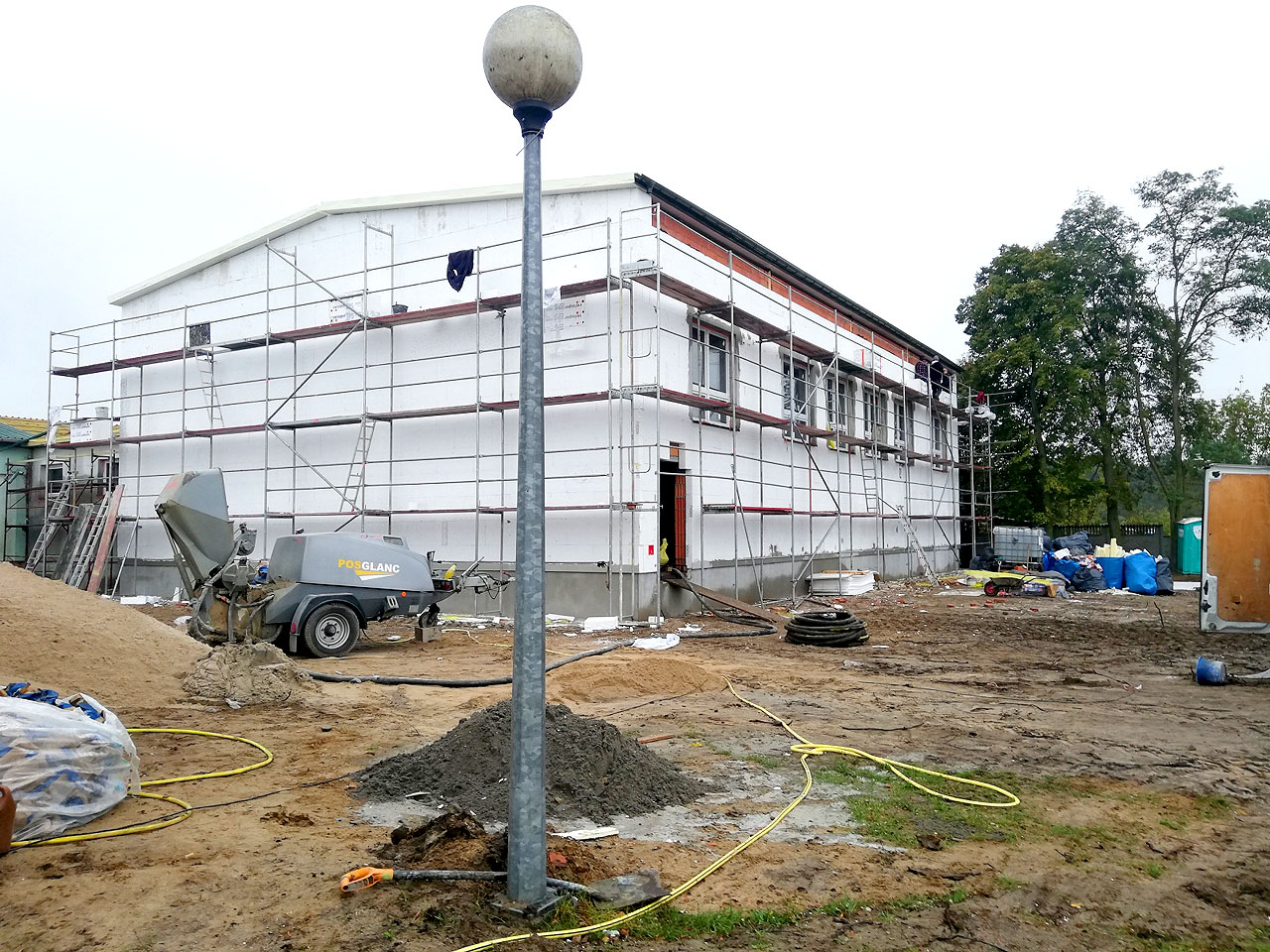 Budowa sali gimnastycznej w Dziadowicach idzie zgodnie z planem