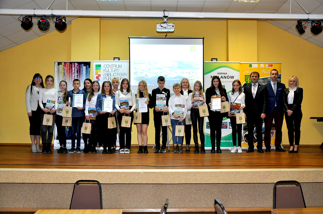 Zmagania siódmoklasistów podczas XIII Konkursu Wiedzy o Gminie Malanów