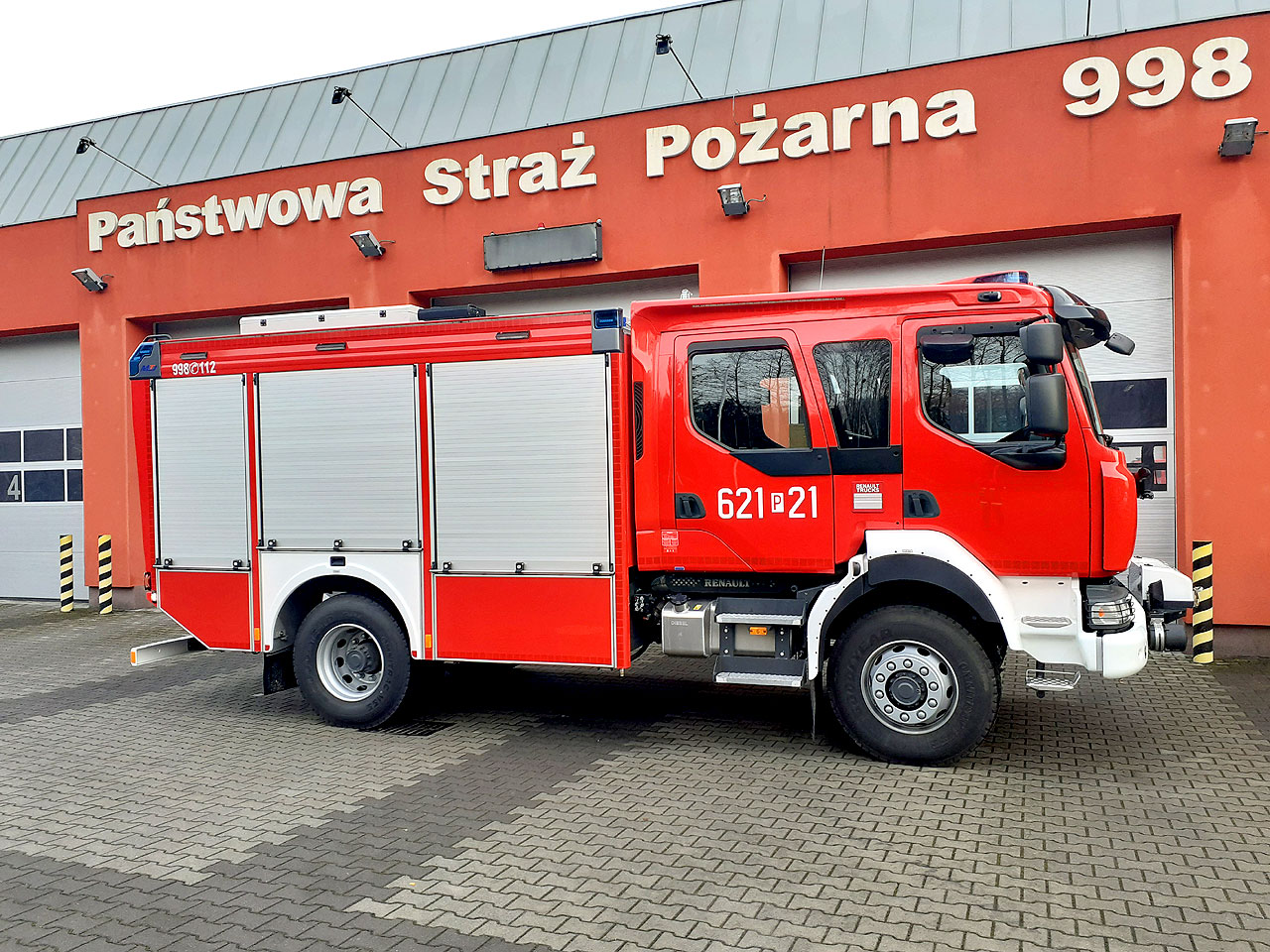 Nowy samochód ratowniczo-gaśniczy w Państwowej Straży Pożarnej w Turku.