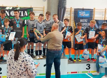 Wielkopolscy Mistrzowie w mini piłce siatkowej są z UKS Piątka Turek!!! - fot. Tarnovia Volleyball na FB