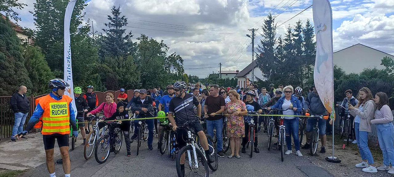Z Ogorzelczyna do Wielopola. Cykliści z gminy Tuliszków odkrywają uroki najbliższej okolicy - fot.: UGiM Tuliszków