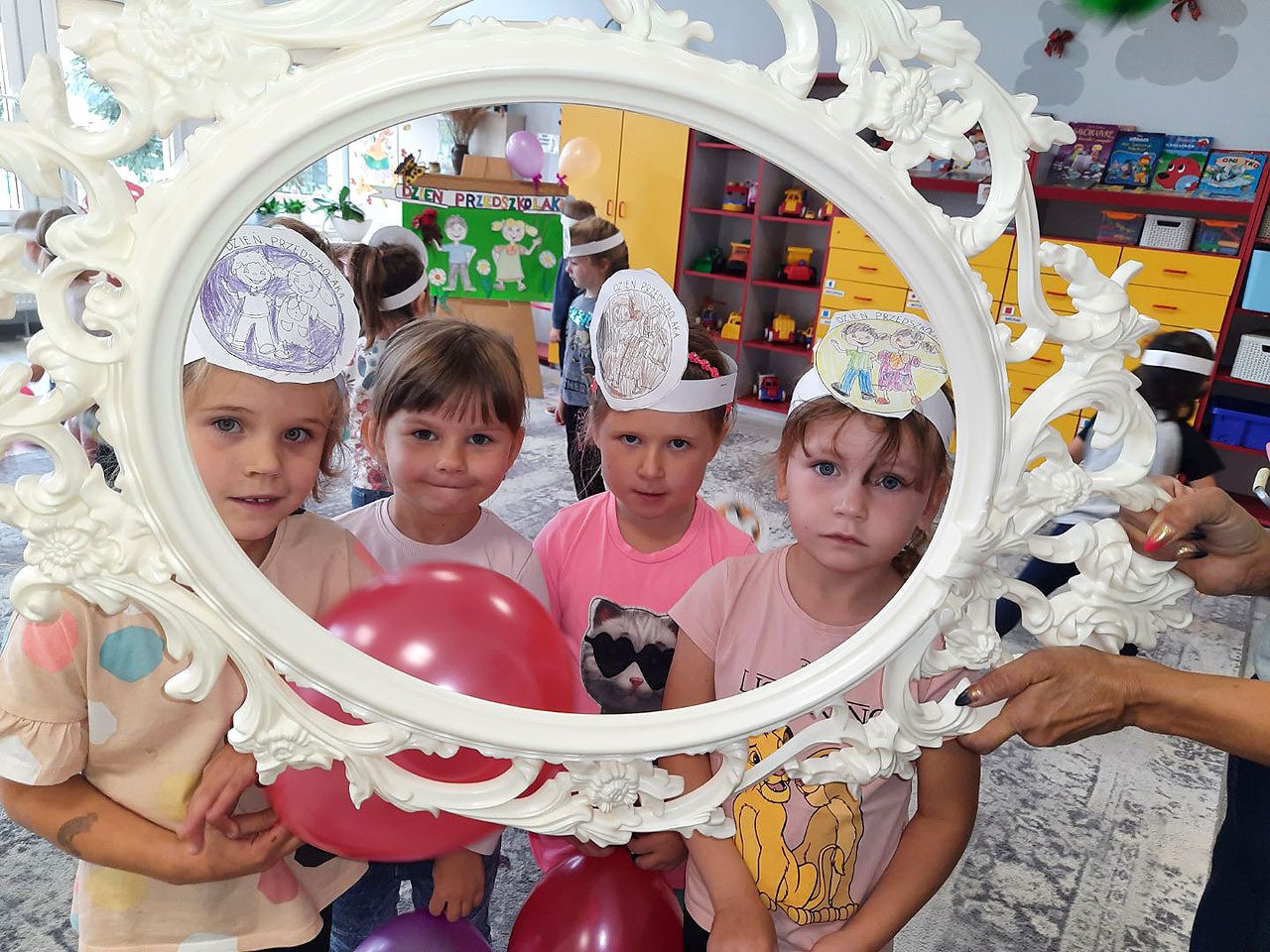 Wyśmienita zabawa, dobre humory i goście. Przedszkolaki świętowały swój dzień  - fot.: Przedszkole Samorządowe nr 7 w Turku