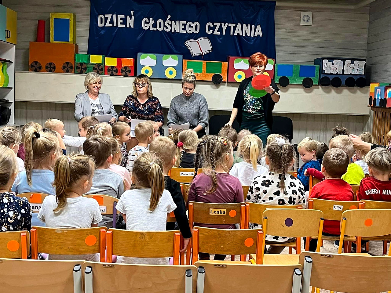 Książki uczą, bawią i inspirują, a głośne czytanie to super sprawa. Cała Polska Czyta Dzieciom również w Turku - fot.: Przedszkole Bajkowe 