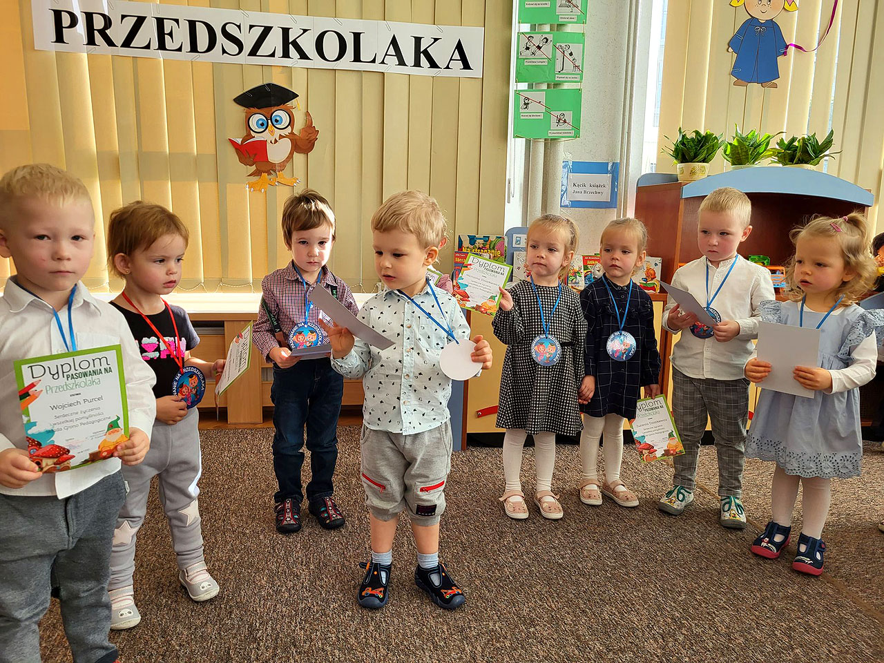 Pasowanie  w przedszkolu u Krasnala Hałabały - fot.: Przedszkole Samorządowe nr 8 w Turku