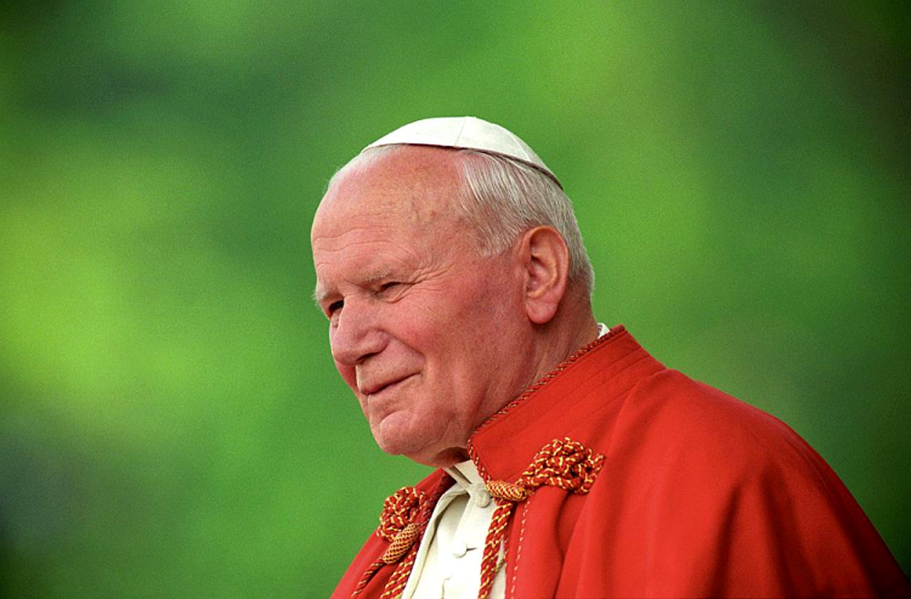 W osiemnastą rocznicę śmierci Jana Pawła II - fot.: Fot. PAP/P. Kopczyński