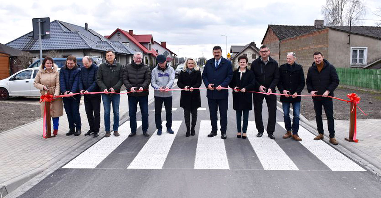 Nowe królewskie ulice w Wyszynie, już błoto nimi nie płynie! - fot.: UG Władysławów