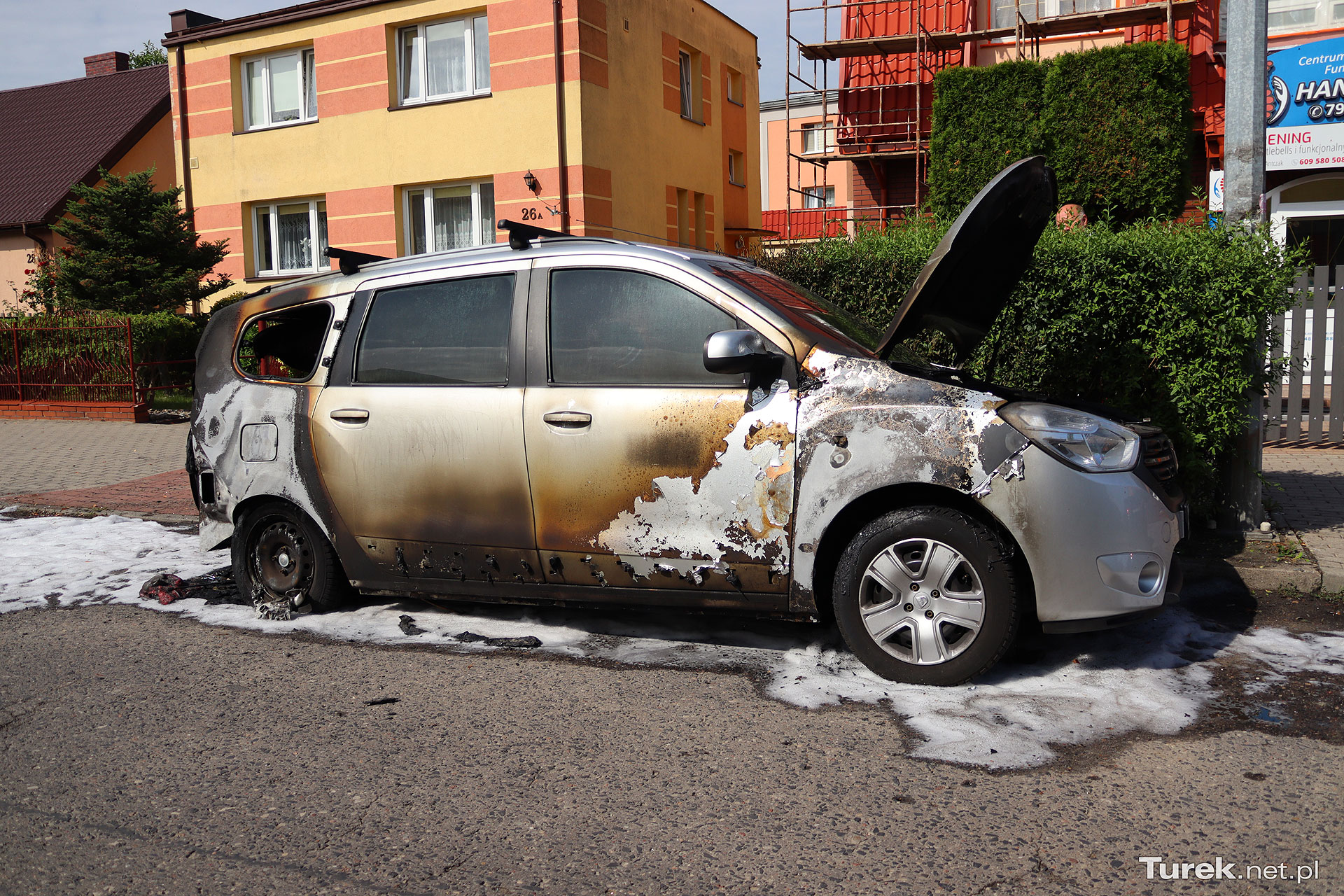 Czy to było celowe podpalenie? Spłonął samochód zaparkowany w centrum Turku