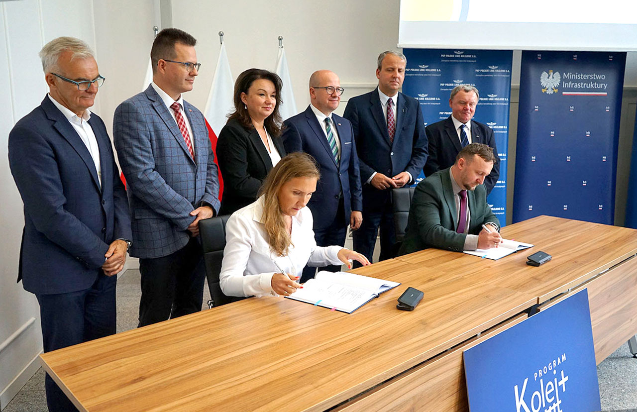 Z fazy marzeń do realizacji. Umowa na wykonanie dokumentacji kolei do Turku podpisana! - fot.: WUW