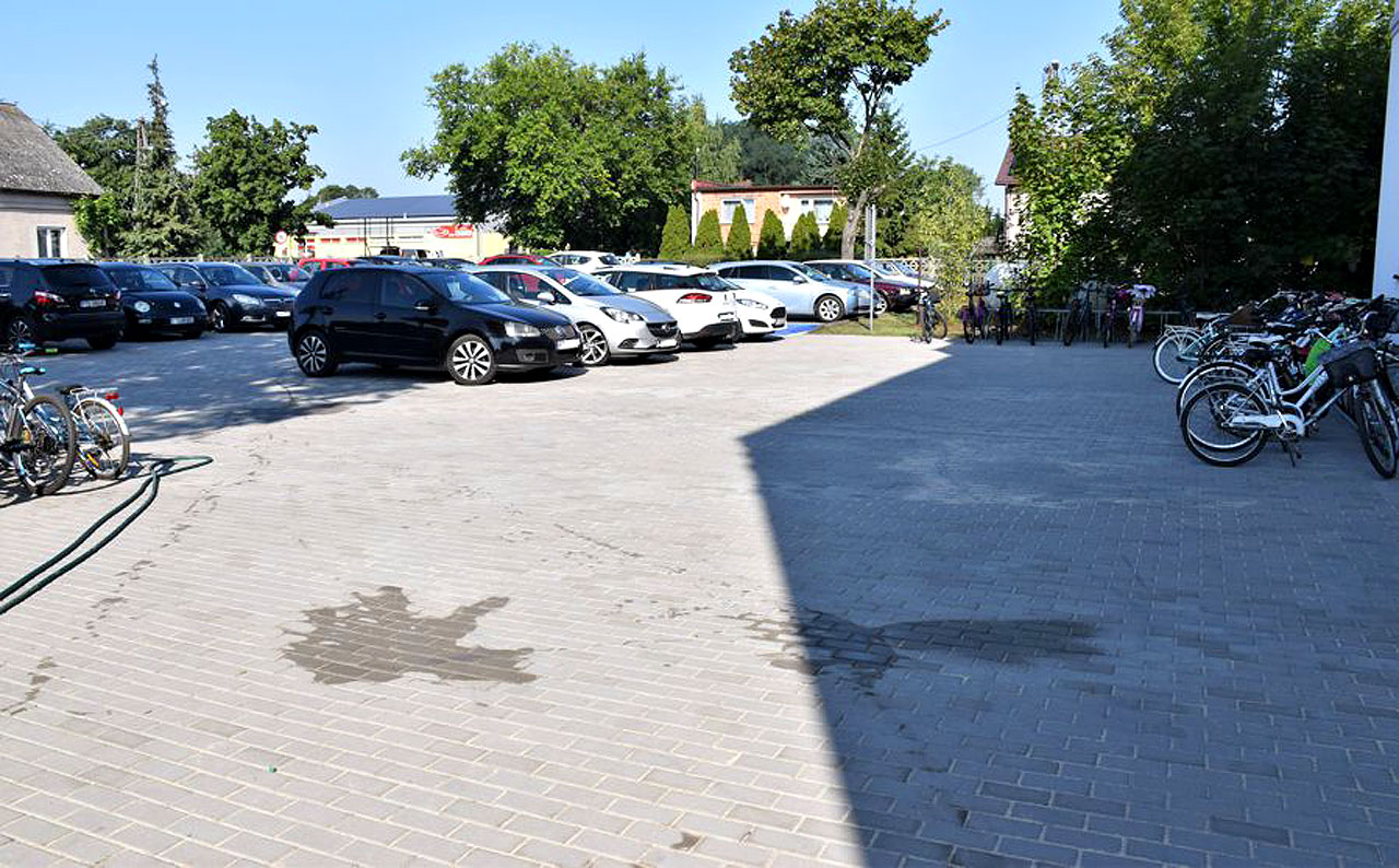 Parking szkolny za kasę z covidu! Kolejna inwestycja w gminie Władysławów - fot.: UG Władysławów