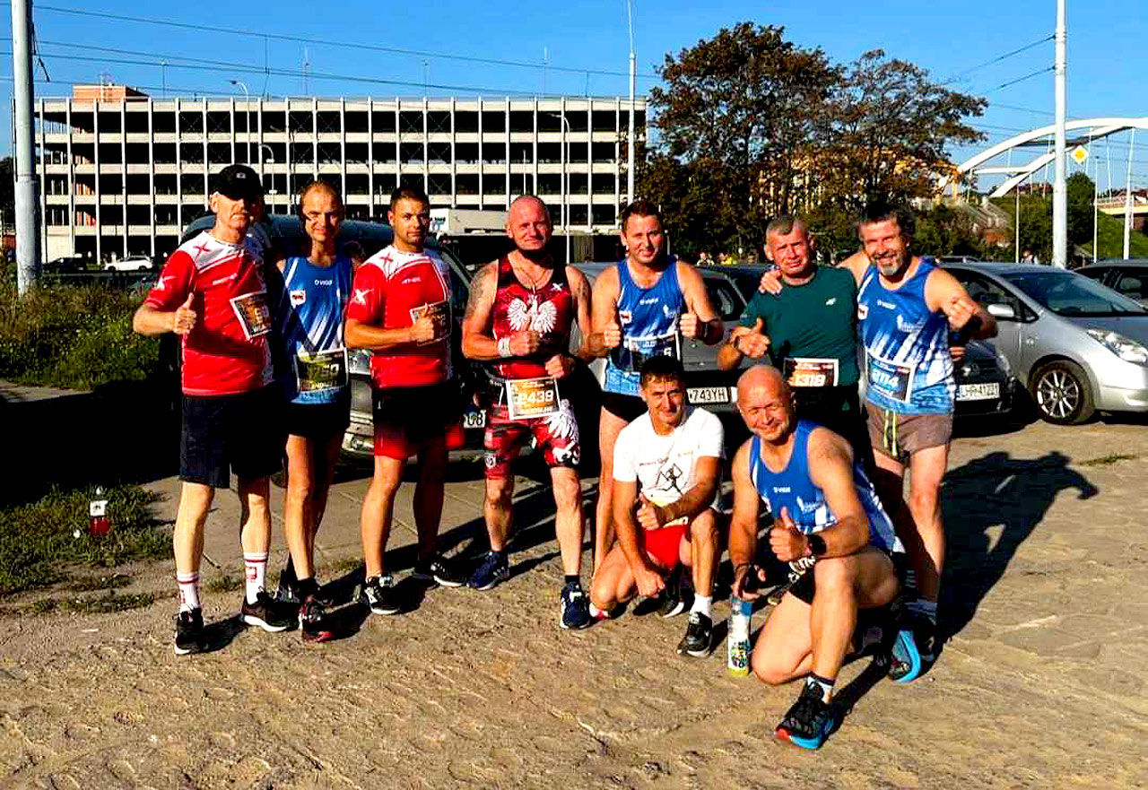 Na Westerplatte zakończyli patriotyczny maraton! Biegacze z Turku już po kolejnym wyzwaniu