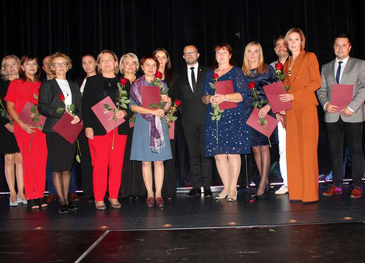 W Turku nauczyciele świętowali w kinie! Nagrody Burmistrza z okazji Dnia Edukacji Narodowej - fot.: UM Turek