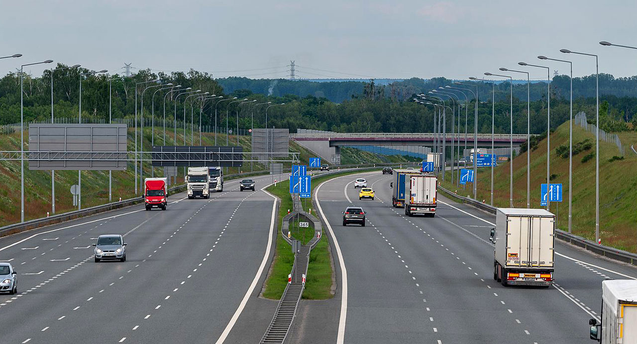 Uwaga kierowcy! Będzie odcinkowy pomiar prędkości na autostradzie A2 na terenie powiatu tureckiego - fot.: GDDKiA