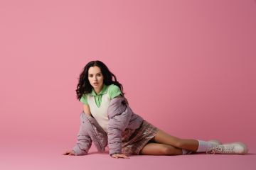 Kobiecy smart casual zimą - co będzie modne w sezonie 2023/24? - trapery Calvin Klein znajdziesz w sklepie Answear.com