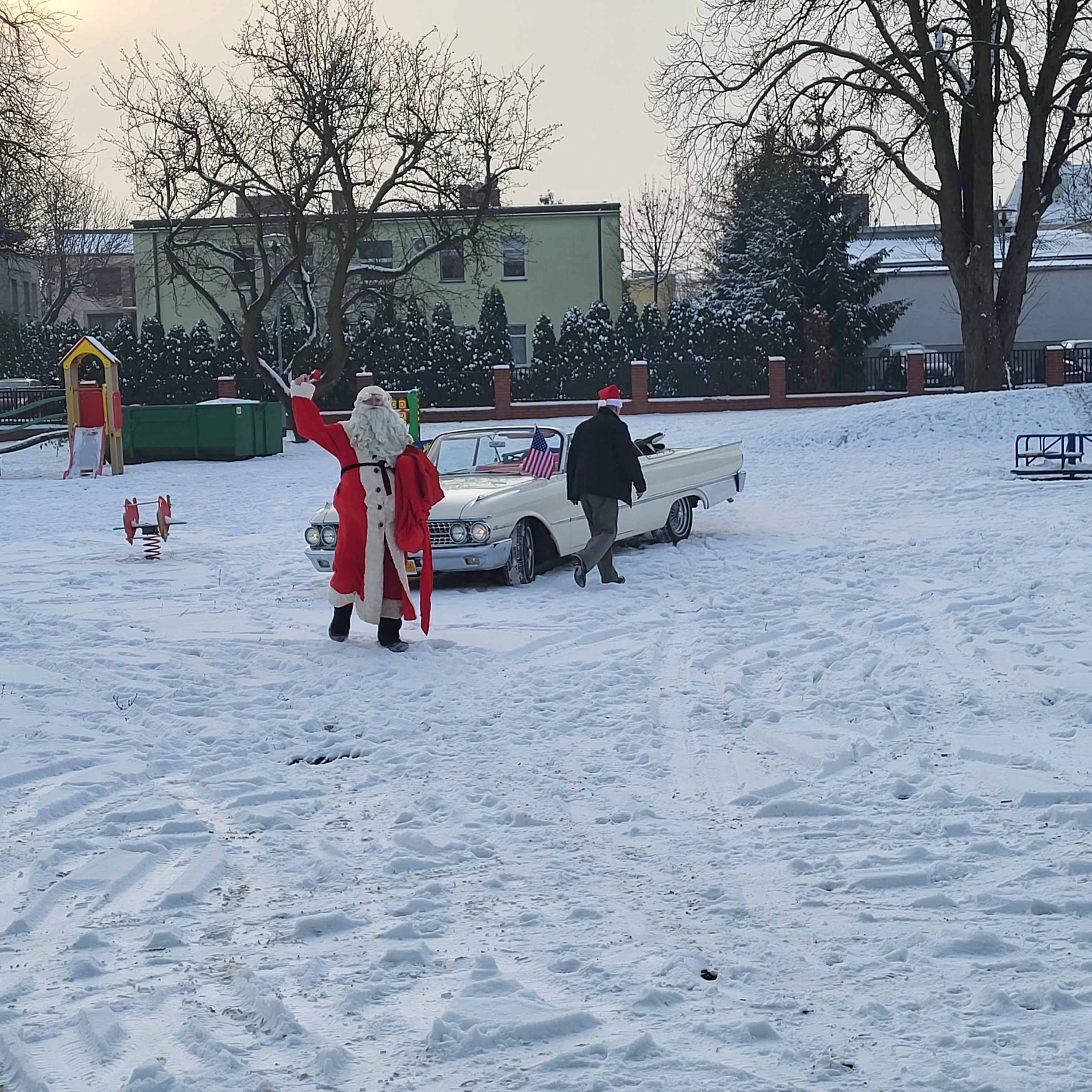 Mikołaj u Hałabały! Grudniowy gość odwiedził przedszkolaki z Turku - fot.: Przedszkole Samorządowe nr 8 w Turku